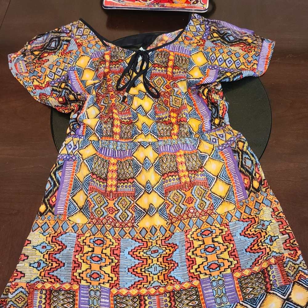 10/$20 Ladies bathing suit cover up